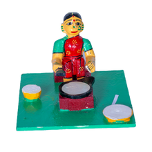 LADY MAKING DOSA